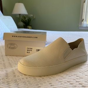 Brand New Steve Madden Fayna” white size 8.5